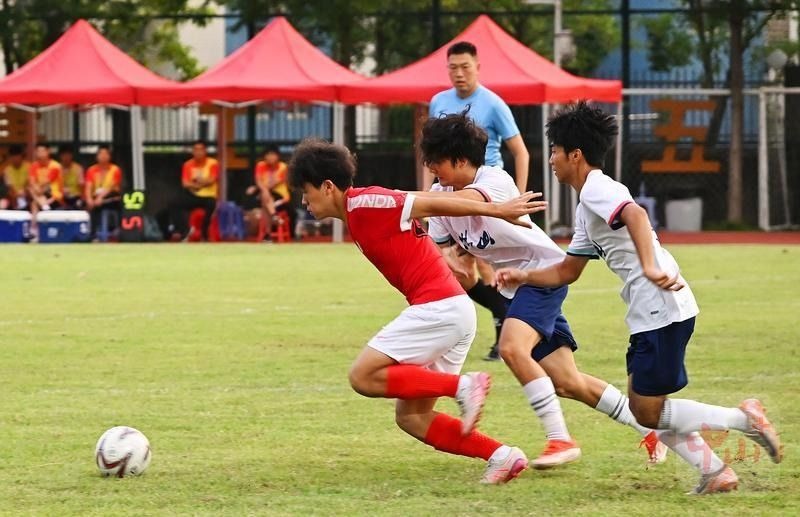 山东泰山引领中超年轻化潮流九名U21新星崭露头角